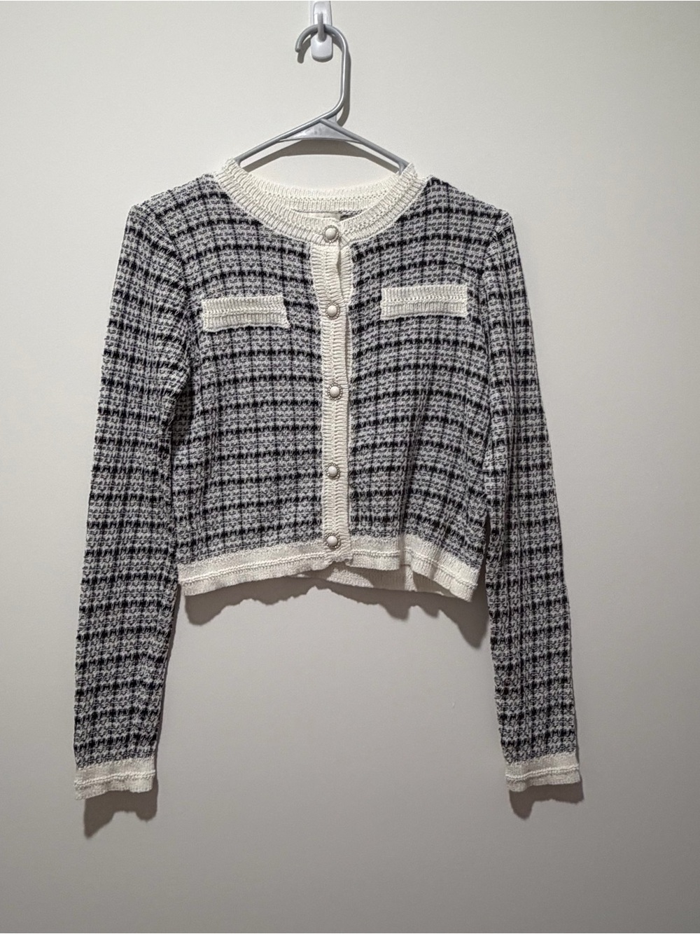 Francesca's Black and White Houndstooth Cropped Cardigan